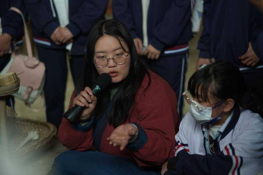 广汉中学钟声学校宣传图片